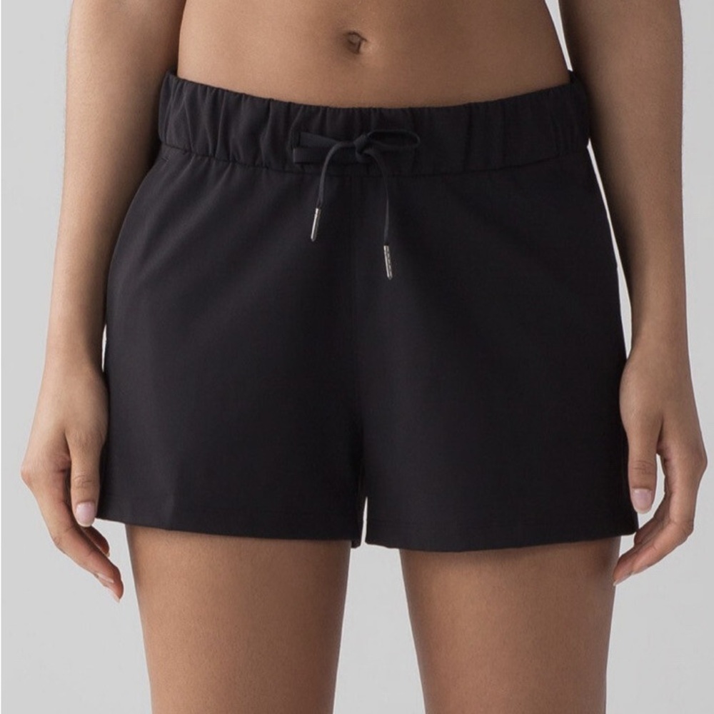 Lululemon Athletica On The Fly Black Casual Shorts - 6